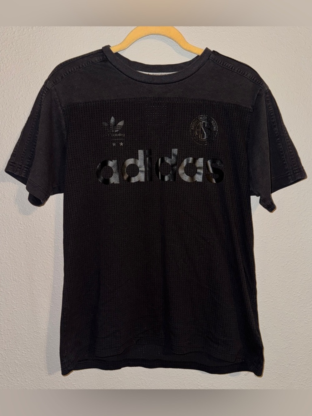 Adidas Originals Skateboarding Black Waffle Knit Panel Graphic Tee Shirt M